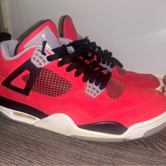 Jordan Retro 4 Toro Size 11 - Picture 3 of 9